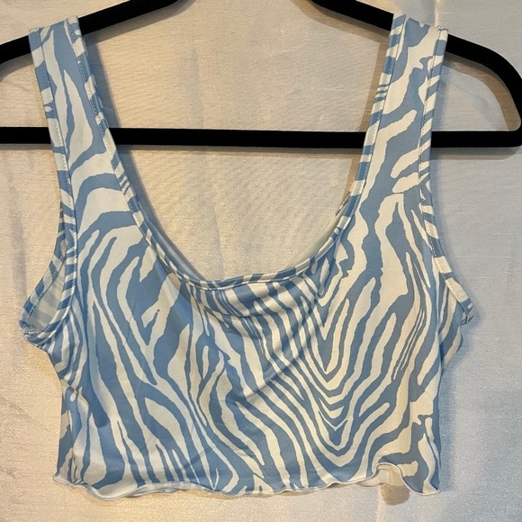 NWOT SHEIN Zebra Striped Crop Top Size L - Picture 2 of 4